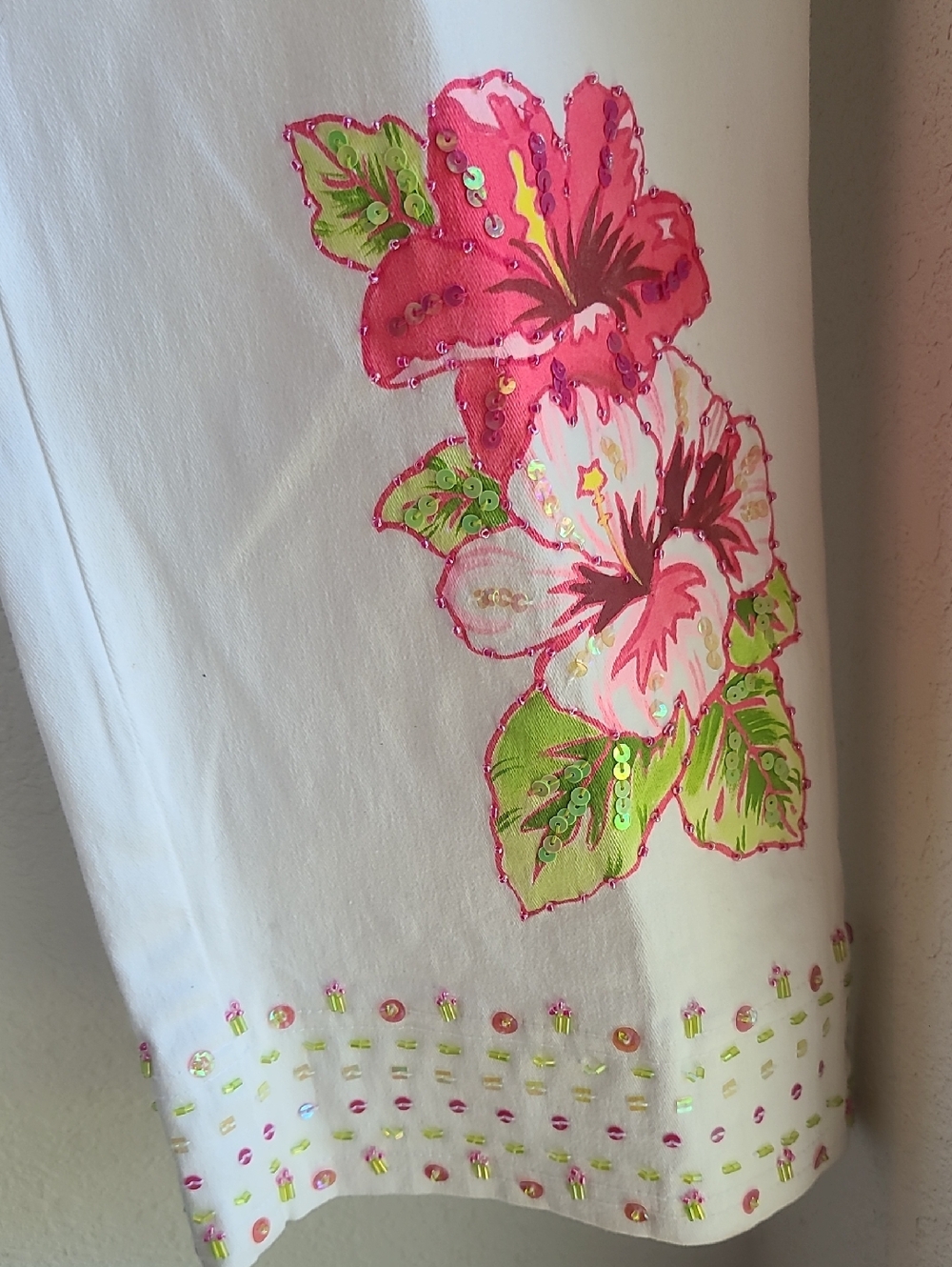 STUNNING! Floral Sequin and Beaded Applicay Capris w/Sheer Button-Front Jacket - Picture 5 of 16